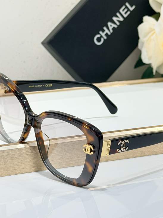 Picture of Chanel Sunglasses _SKUfw80235988fw